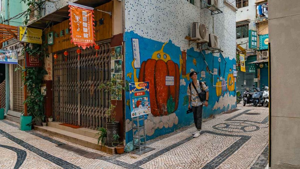 Rua dos Ervanários Pumpkin Mural - Macao Itinerary