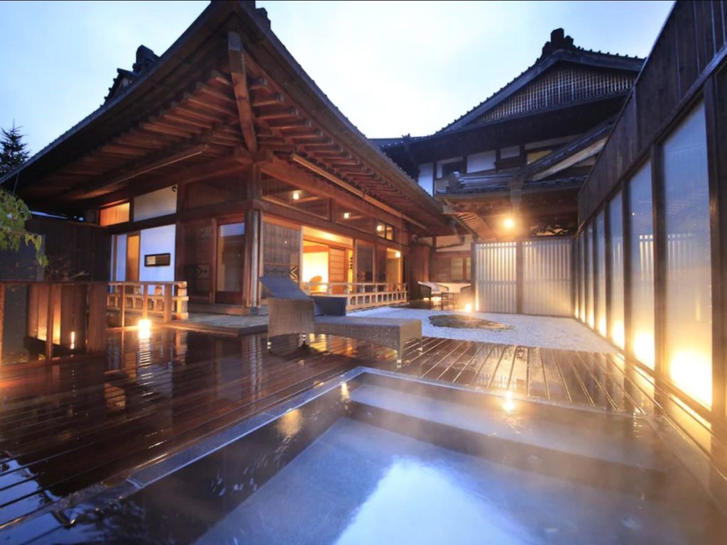 Fuji Onsenji Yumedono Courtyard - Japanese Hospitality