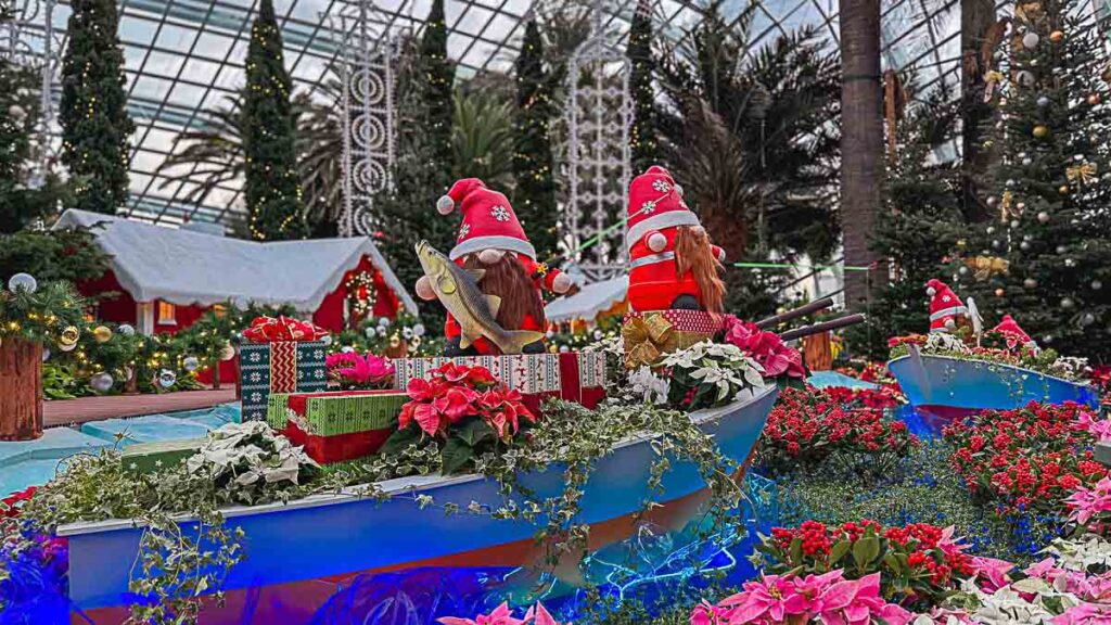 Poinsettia Wishes Flower Dome Gardens by the Bay Things to Do in Singapore December 2023