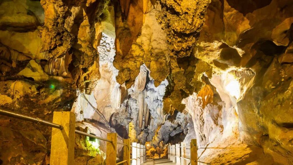 Chiang Dao Caves - Chiang Dao