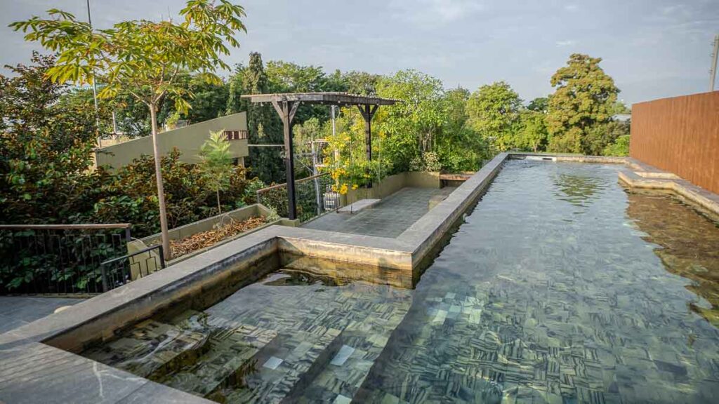 Swimming pool at Gategaa village - accommodation in Chiang Mai