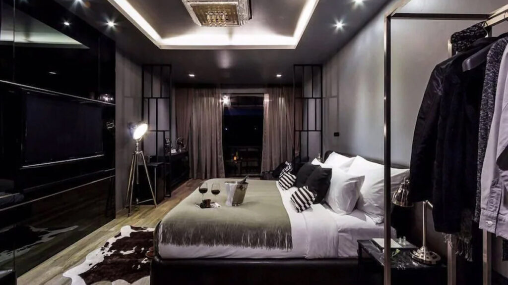 The Craft Nimman King Suite - Affordable Hotels in Chiang Mai