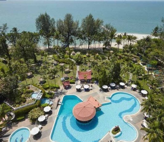 Bayview Beach Resort Swimming Pool - Beach Resorts near Singapore