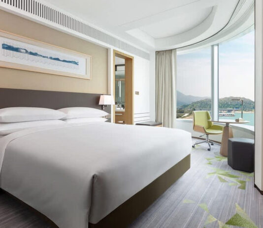 Top 9 Hotels Near Hong Kong Disneyland — Gorgeous Views, Prime Locations & More Featured - Hong Kong Disneyland Hotels