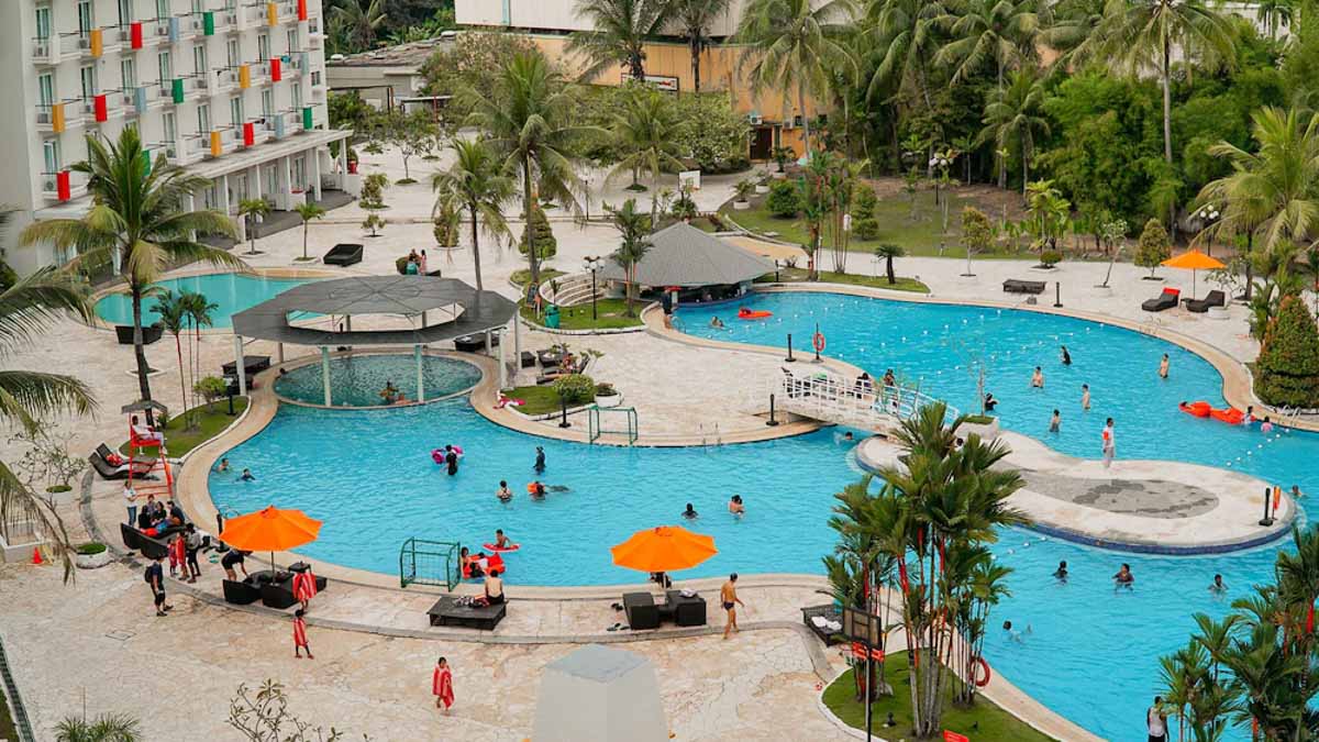 HARRIS Resort Batam Waterfront Swimming Pool - Where to Stay in Batam