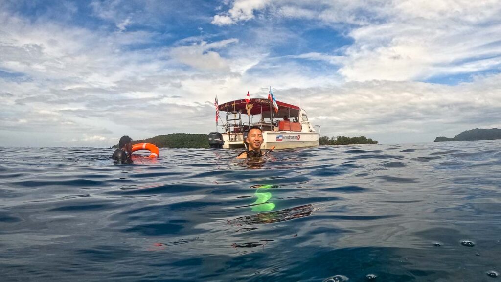 Snorkelling at Tunku Abdul Rahman National Park Sulug Island - Things to do in Kota Kinabalu