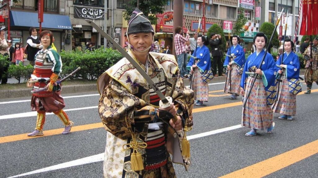 Man in Samurai - Tokyo vs Osaka