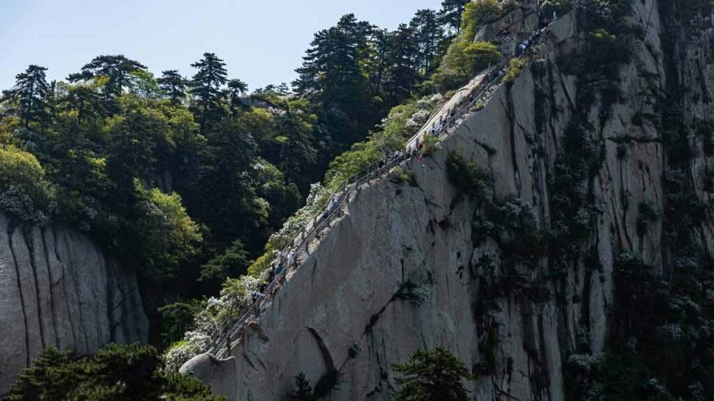 Xi an Mount Huashan Hiking Trail - Places to visit in China