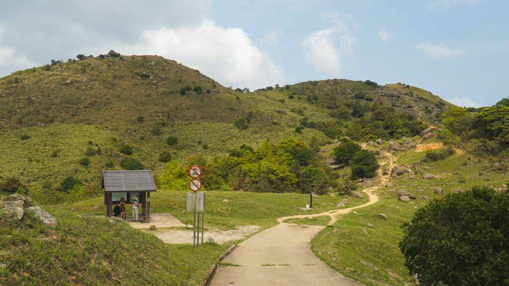 Start of the Ng Tung waterfall path at Tai Mo Shan - Hong Kong Itinerary