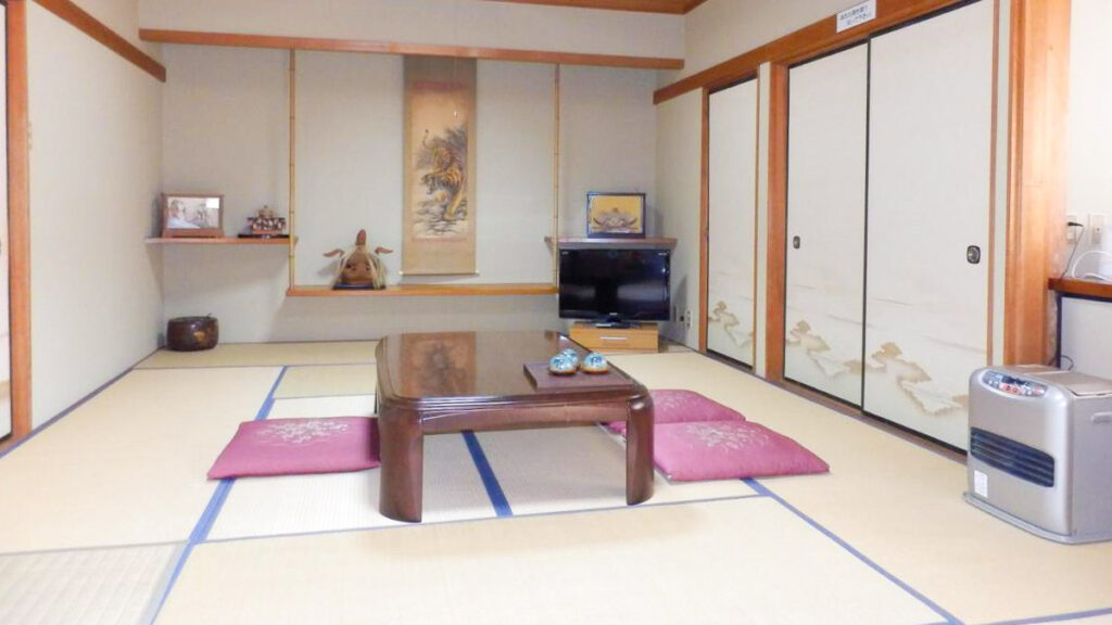 Minshuku Guest House - Japan Travel Hacks