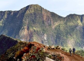 First-timer’s Guide to Climbing Mt. Rinjani — One of Indonesia’s Highest Volcanoes Featured Image - Climbing Mt Rinjani