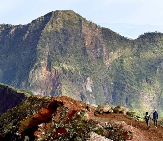 Featured Image - Climbing Mt Rinjani
