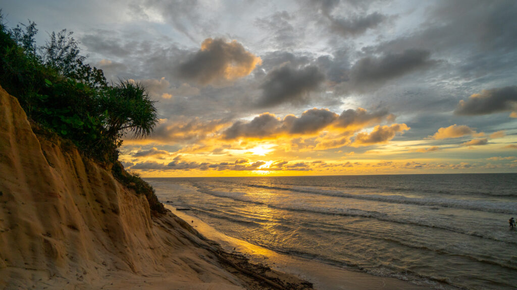 Tusan beach sunset - Sarawak guide