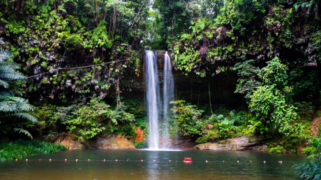 Latak waterfall in Lambir Hills National Park - Sarawak guide