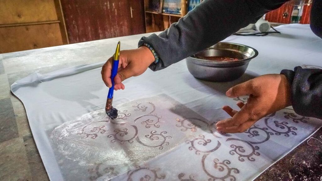 Batik workshop at Kampung Telian - Sarawak guide