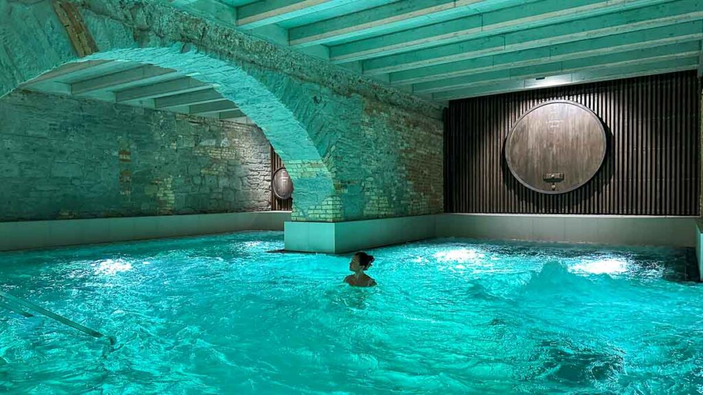 Hurlimannbad & Spa Indoor baths - Things to do in Zurich