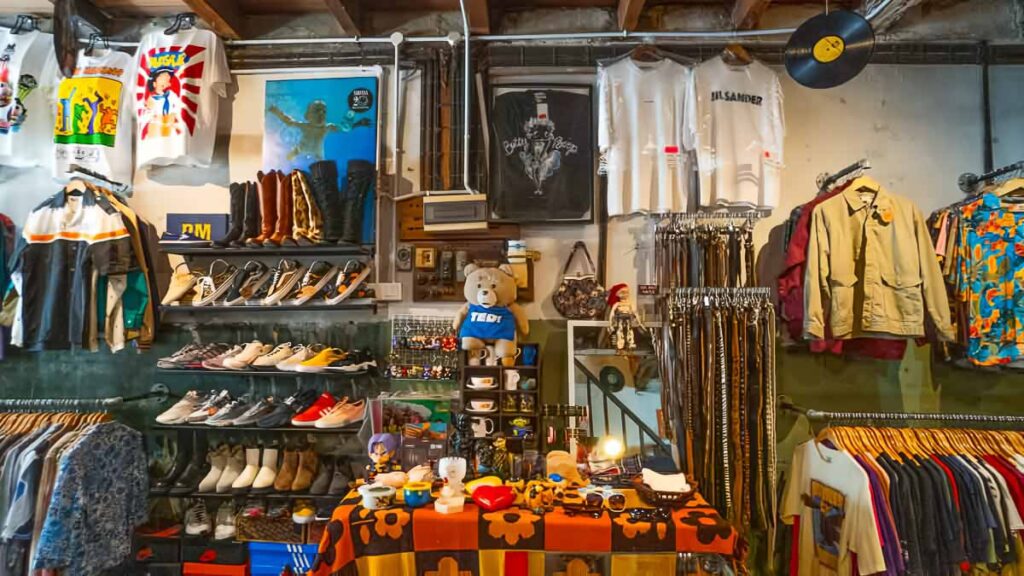KEdai Dhoby Shanghai - thrift shops in JB