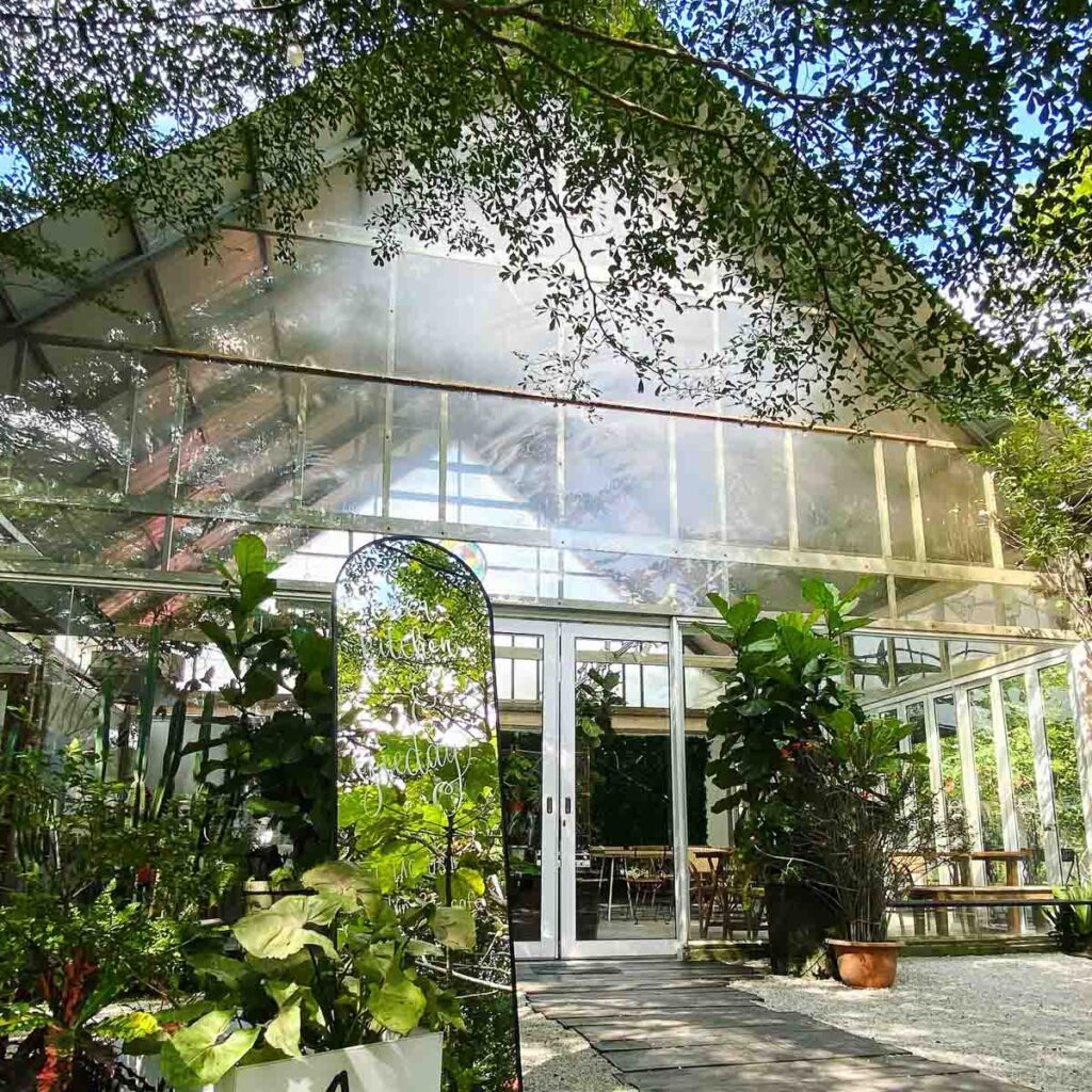 Beautiful glasshouse with greenery at Lune24 - Cafe in Skudai