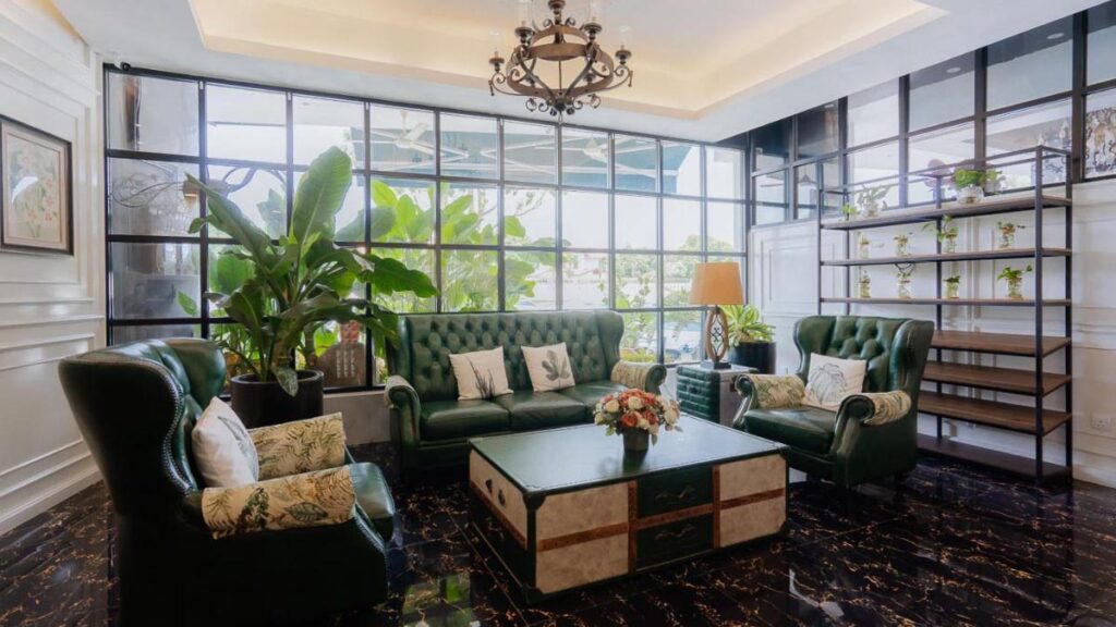 Midori Concept Hotel Lobby - Mount Austin Hotels