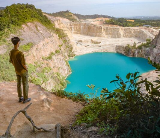 FEATURED IMG - Kangkar Pulai Blue Lake Hike Guide