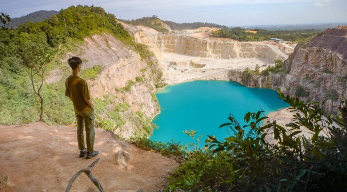 FEATURED IMG - Kangkar Pulai Blue Lake Hike Guide