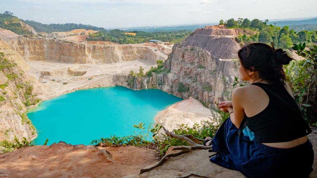 Lady looking at Blue Lake - Kangkar Pulai JB Hiking Guide