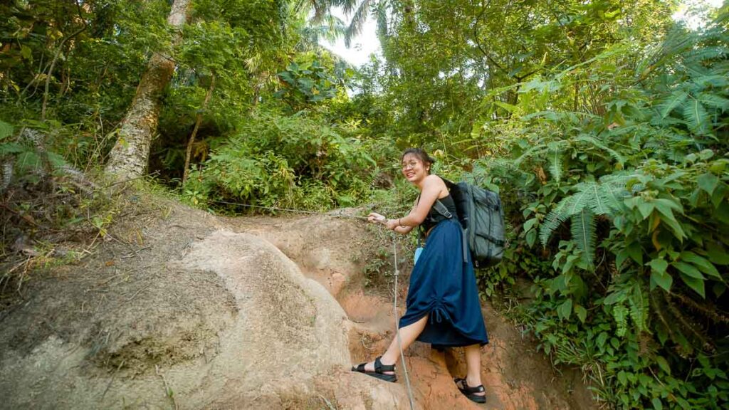 Tracey hiking - Hiking Guide JB Kangkar Puilai Blue lake