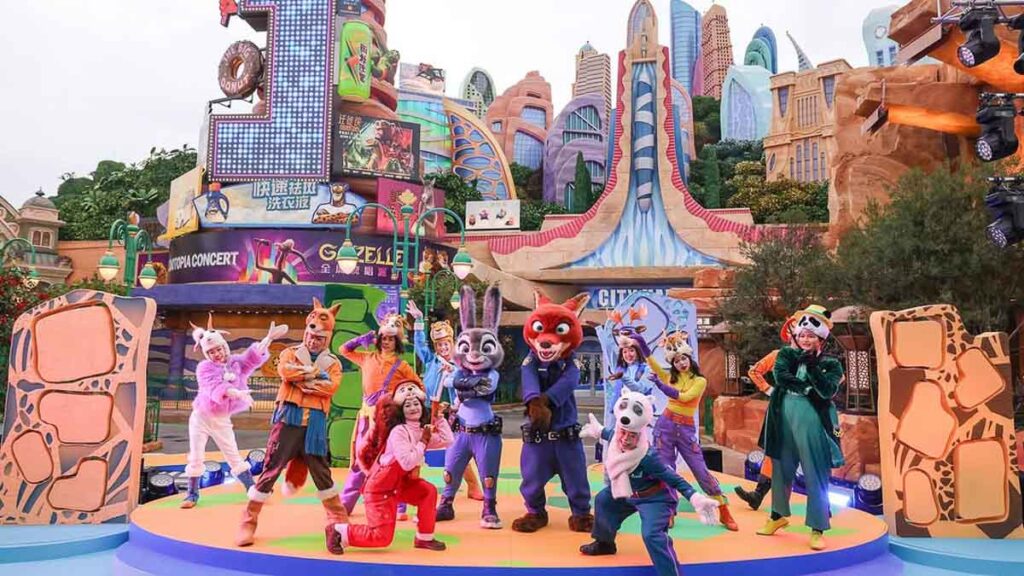 Meet and greet Nick and Judy - Shanghai attractions