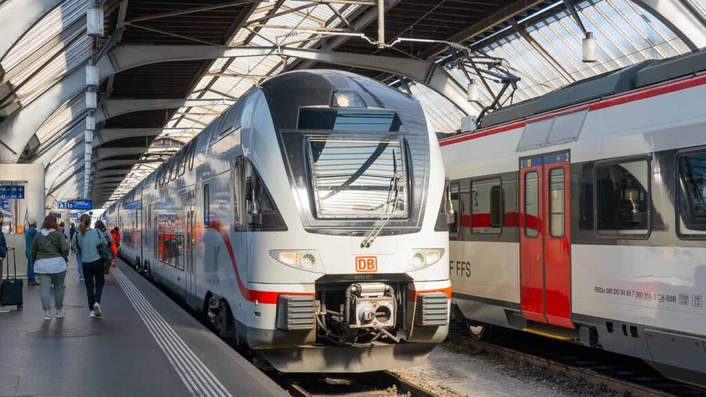 A train in Zurich Station - Public transportation in Zurich