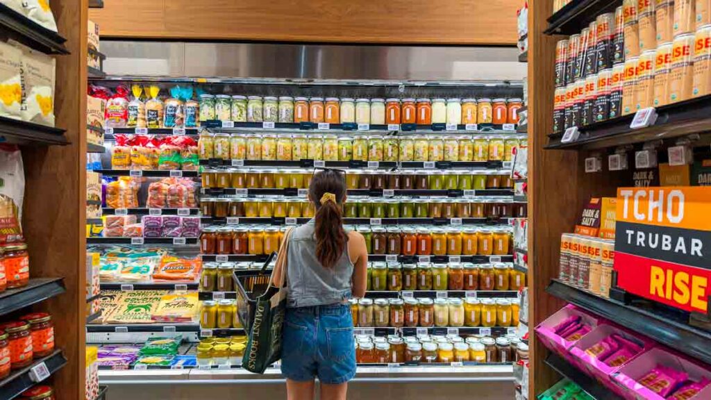 Erewhon girl browsing aisle - Los Angeles Itinerary