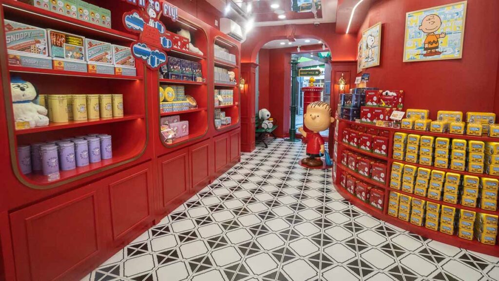 Ying Kee Bakery Snoopy Shop - Macao Solo Itinerary