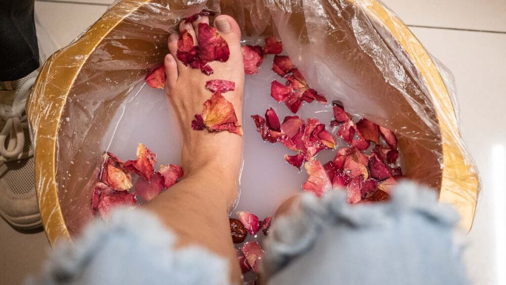 Chongqing Shouwu Foot Massage Floral - Chongqing Itinerary