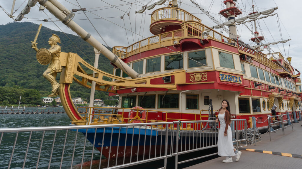 Girl beside Hakone Sightseeing Boat Cruise Lake Ashi Pirate – Hakone Itinerary