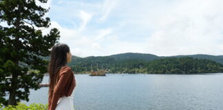Girl looking at Ashi Lake – Hakone Itinerary