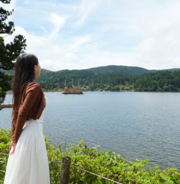 Girl looking at Ashi Lake – Hakone Itinerary