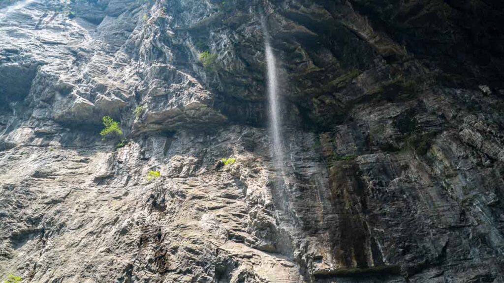 Heilong Bridge Spring - Chongqing Itinerary