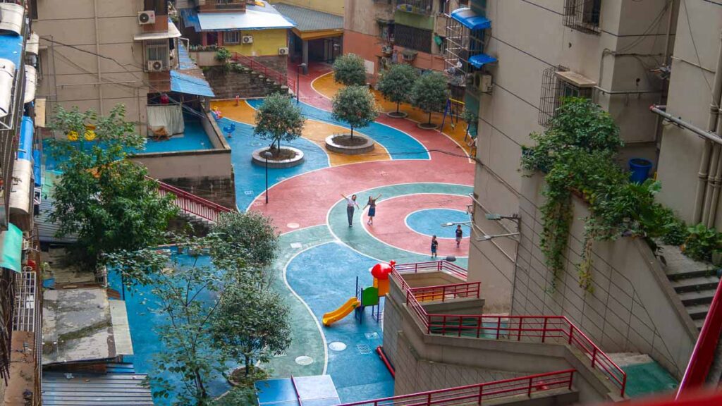 Girls at Linhua Road Playground - Chongqing Itinerary