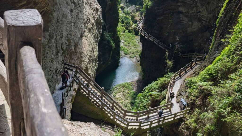 Longshuixia Fissure Gorge - Chongqing Itinerary