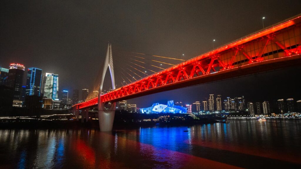 Qiansimen Bridge Red Light - Chongqing Itinerary