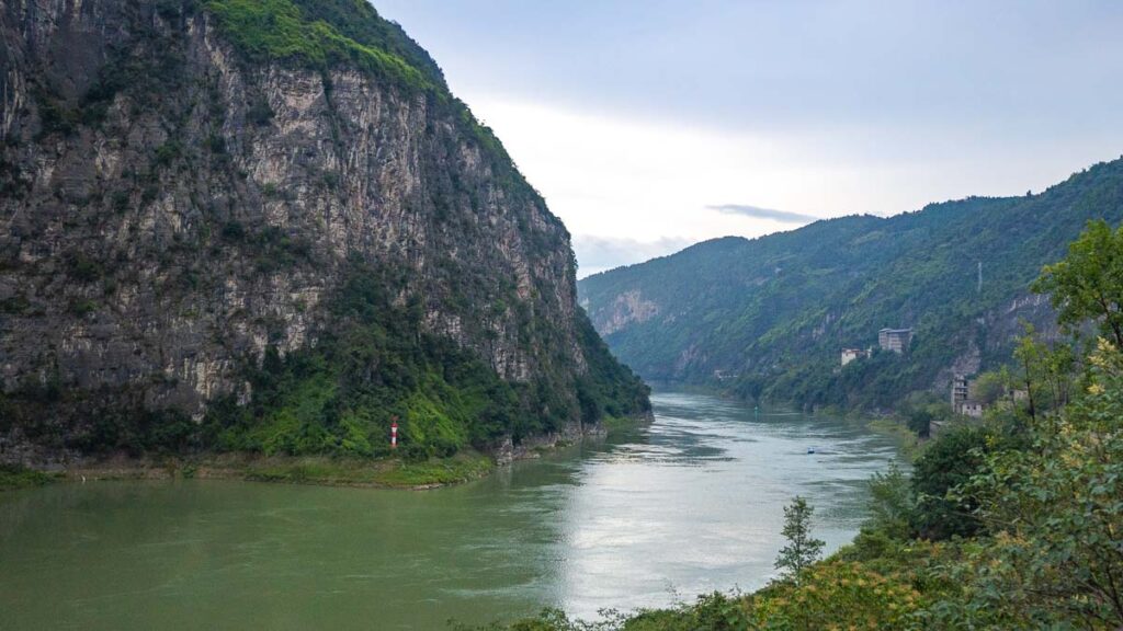 Wujiang Cliff View - Chongqing Itinerary