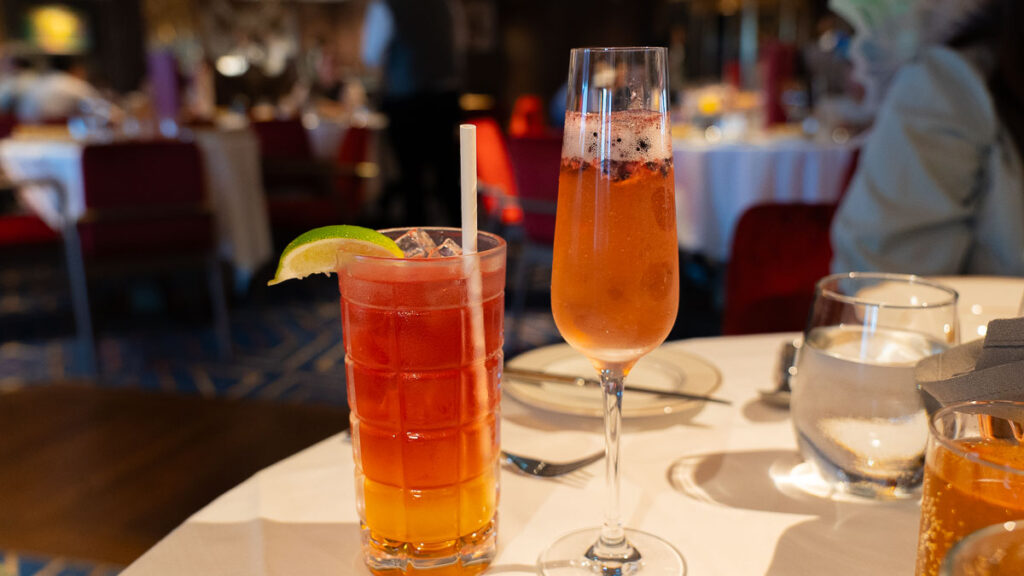 2 Glasses of Alcholic Drinks at Navigators Club - Disney Cruise Singapore Tips