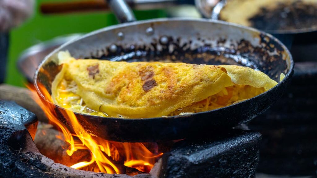Ban Xeo cooking - Ho Chi Minh City Budget Itinerary