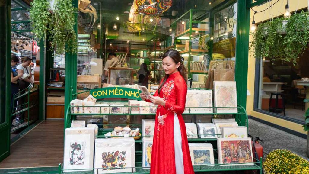 Ladies browsing Books on a street - Ho Chi Minh City Budget Itinerary