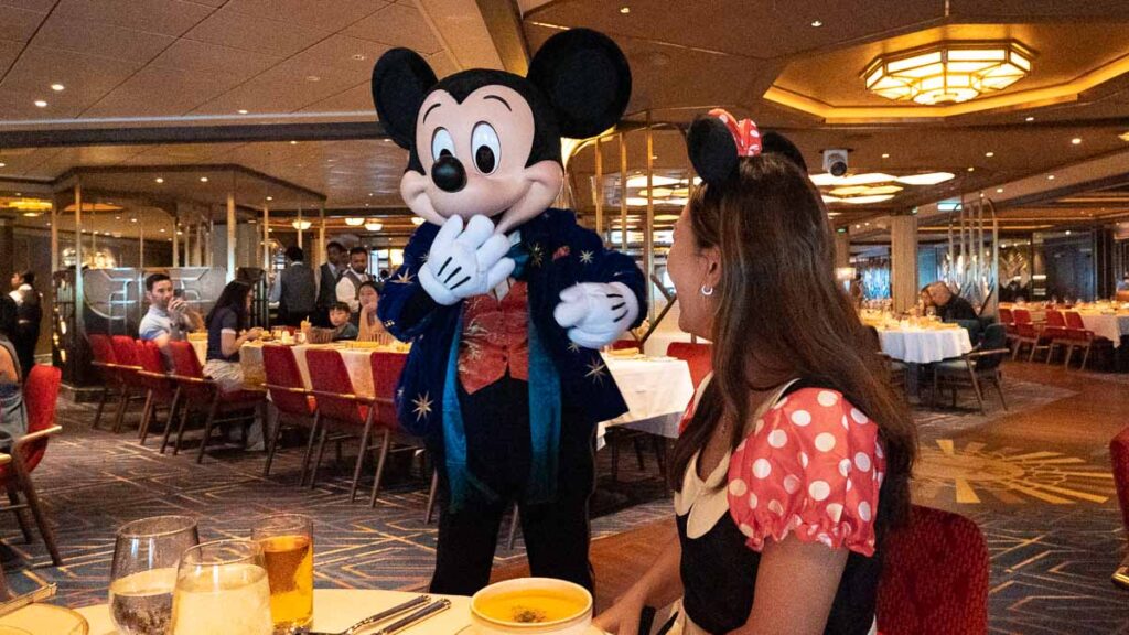 Navigators Club Mickey Performance - Disney Adventure Cruise Review
