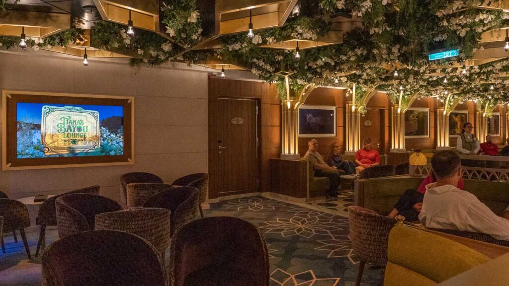 Tianas Bayou Lounge - Disney Adventure Cruise Review
