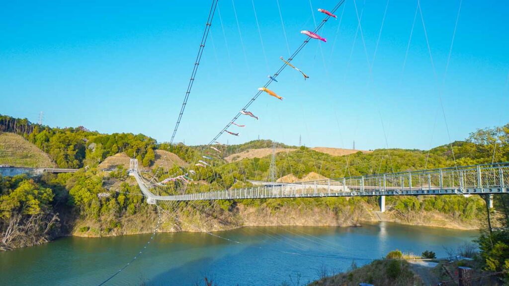 Pedestrian suspension bridge - Osaka for repeat travellers