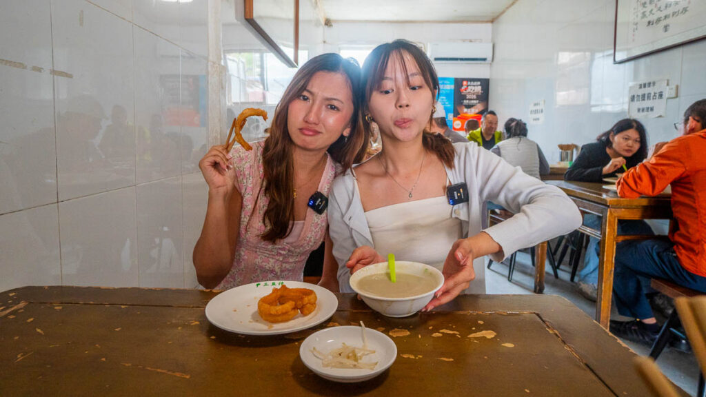 Girls looking at Mung Bean - Beijing Itinerary