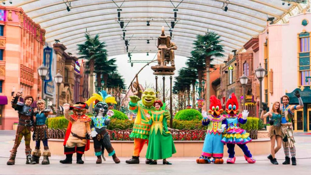 Universal on Parade Characters - Universal Studios Beijing Guide