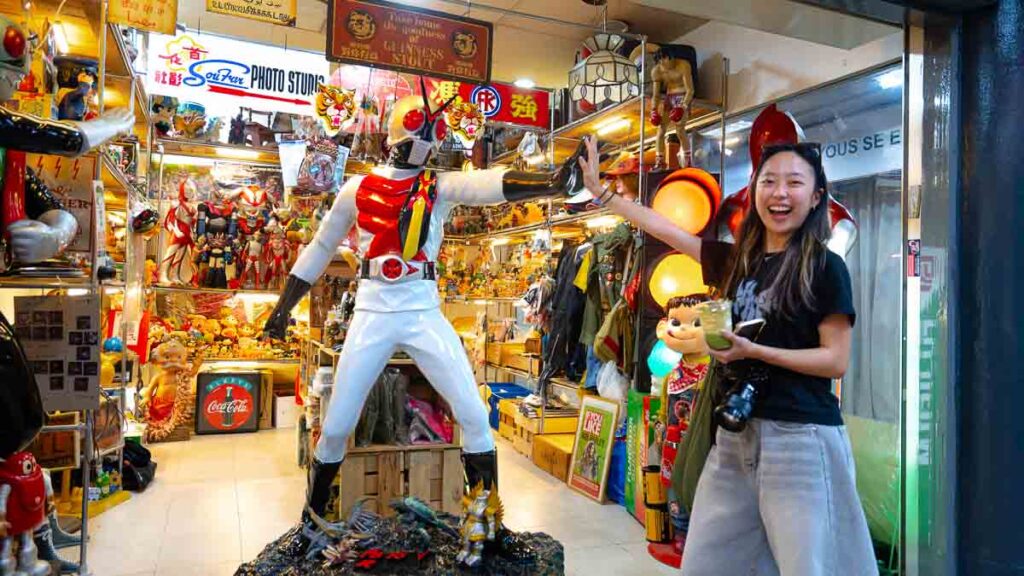 Girl at Boran Gallery - Kallang Neighbourhood Guide