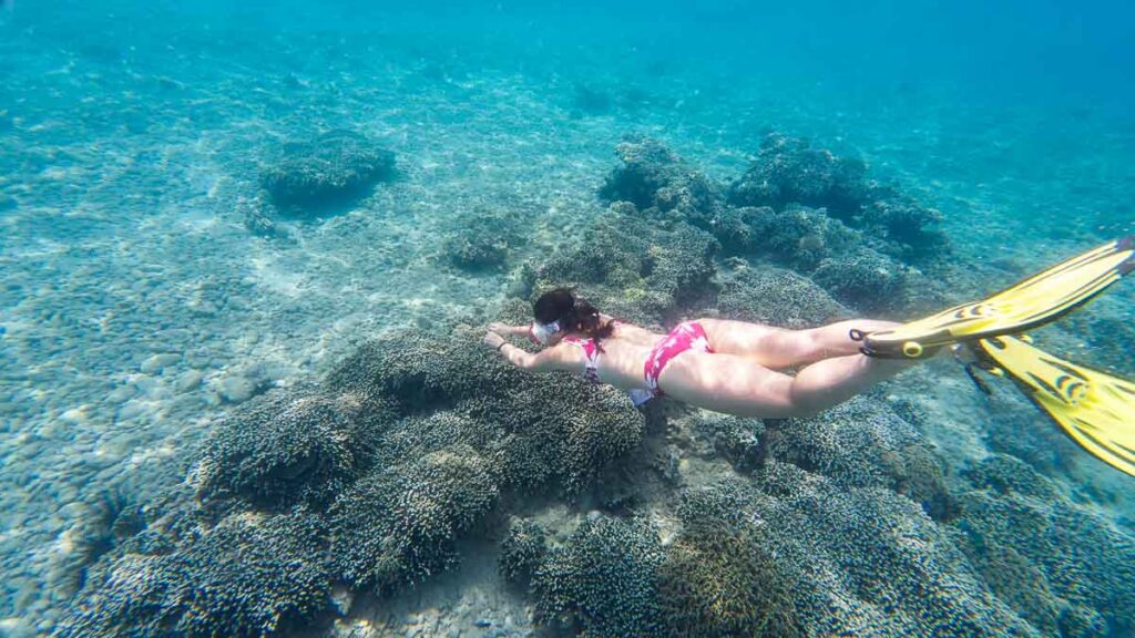 Girl snokelling in Hon Mun - Nha Trang attractions
